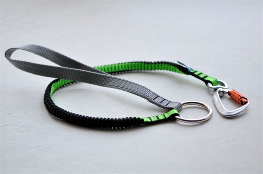 Самостраховка для пилы ACCIO Ring L с карабином Typhoon Swivel-D TWL | GURU Самостраховка для пилы ACCIO Ring L с карабином Typhoon Swivel-D TWL | GURU